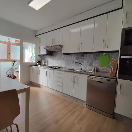 Centrico, 100 Metros De La Playa, Reformado,163 M2 Foz